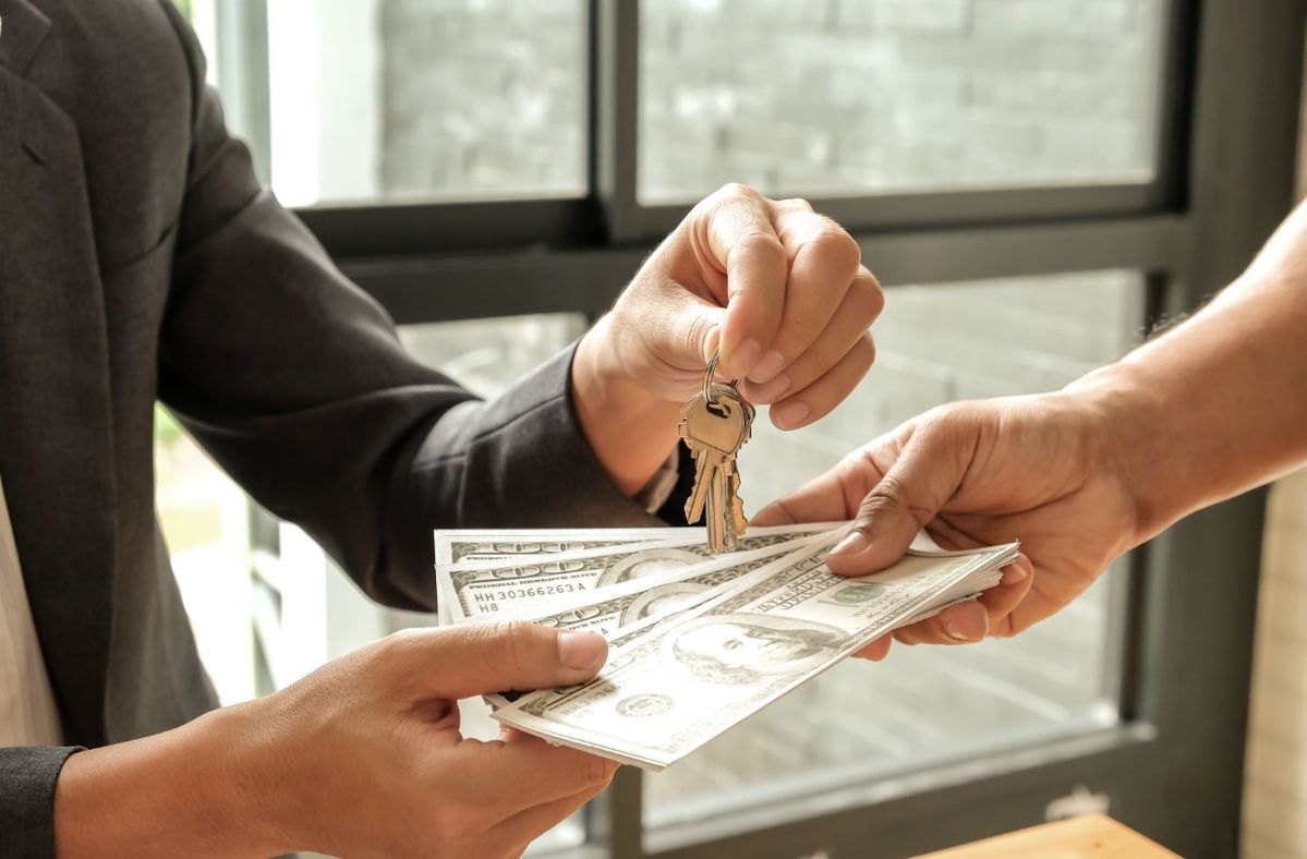 Why Most Cash Offers in Winnipeg Are Lower Than Market Price — And When It Still Makes Sense Why Most Cash Offers in Winnipeg Are Lower Than Market Price — And When It Still Makes Sense