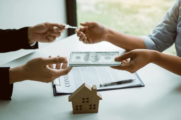 Top Reasons Winnipeg Homeowners Choose Cash Buyers for “Problem Properties" Top Reasons Winnipeg Homeowners Choose Cash Buyers for “Problem Properties"