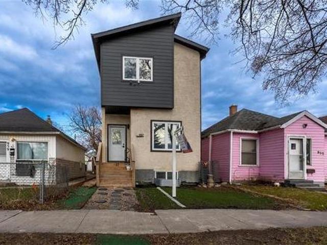 How to Sell a House in Foreclosure in Winnipeg What Is Foreclosure in Winnipeg?